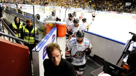 ett tungt uttåg från den femte semifinalen. Jonas Rönnqvist ioch hans lag förlorade mot Skellefteå - som nu bara har en seger kvar för att säkra finalplatsen.