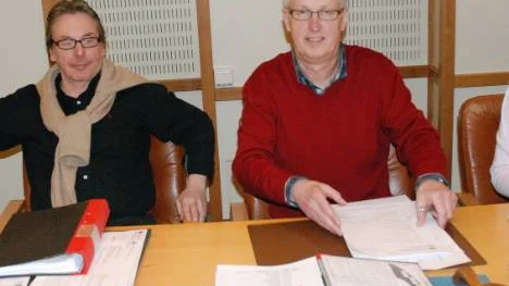 Vänsterpolitikern Bosse Strömbäck och kommunalrådet Torbjörn Lidberg (S) är flitiga besökare i talarstolen när Bodens kommunfullmäktige sammanträder.