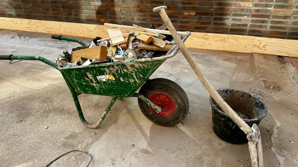 Den som bygger ut eller renoverar måste hålla koll på vilka regler som gäller.