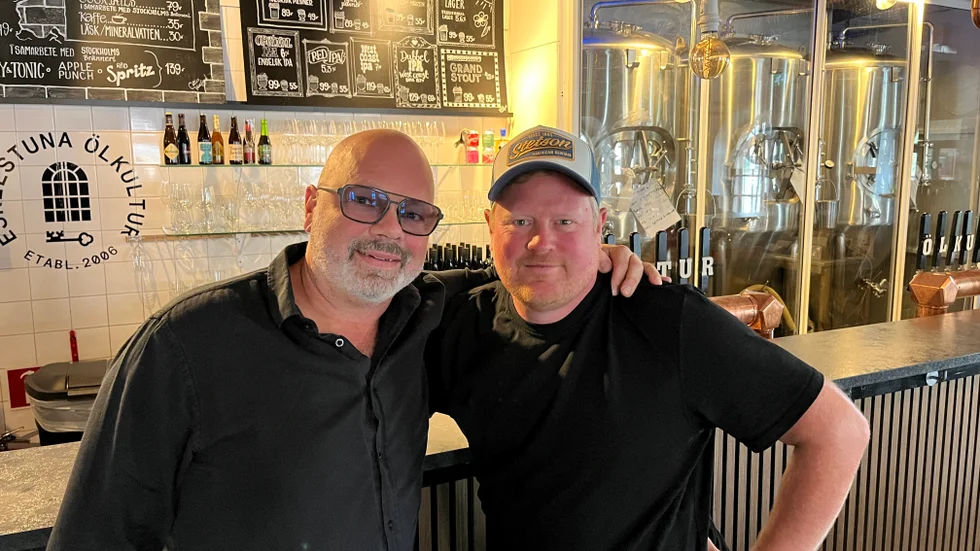 Mikael Örn och Viktor Persson, ägare Eskilstuna Ölkultur, är mycket positiva till förslagen om skattesänkning och gårdsförsäljning.  