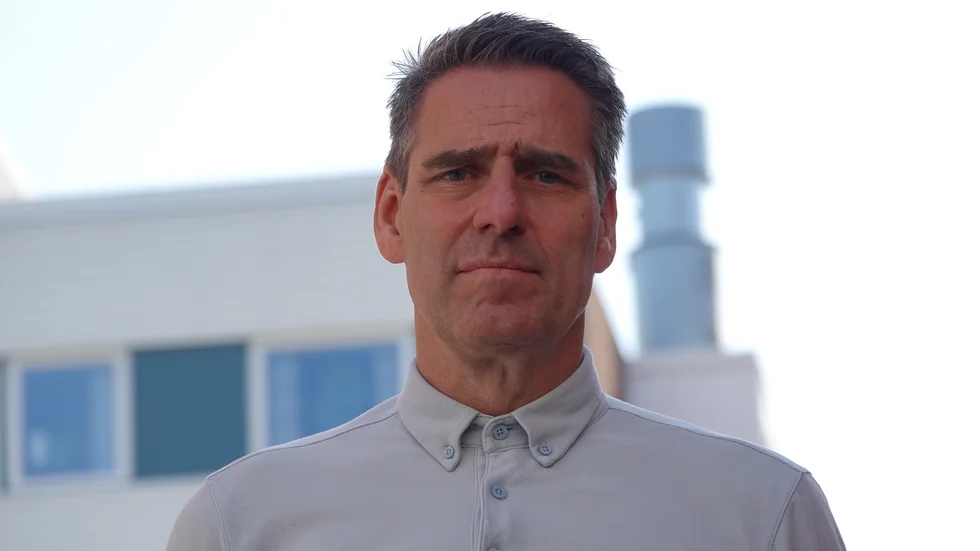 Nicklas Öhman, marknadschef Pitebo, berättar att bostadskön nästan halverats i och med det nya inloggningssystemet. (Arkivbild)