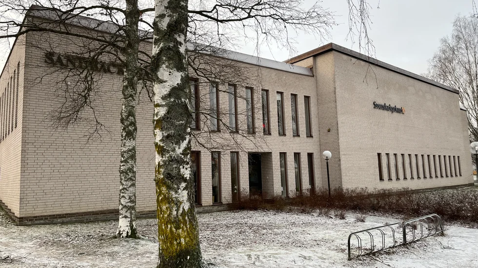 Sandbäcksgården föreslås säljas medan Nävertorpskyrkan behålls.