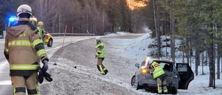 Bilförare körde ut från rastplats på E10 – krockade med lastbil