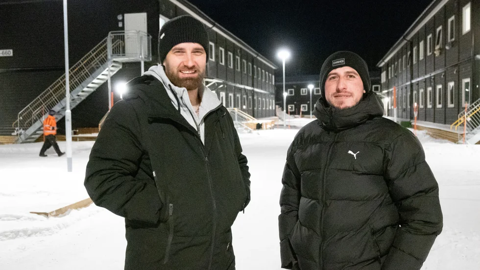 Kushtrim Uka och Adrian Mehmetaj har nyss flyttat in på entreprenörsboendet på Slipvägen och tycker att det verkar bra.