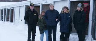 Boende rasar över hyreshöjningar för fallfärdiga garage