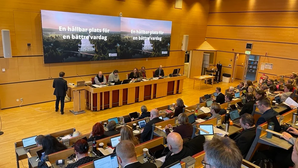 Politiskt arbete pågår. Bild från beudgetdebatten vid Skellefteås kommunfullmäktige i november 2024. 