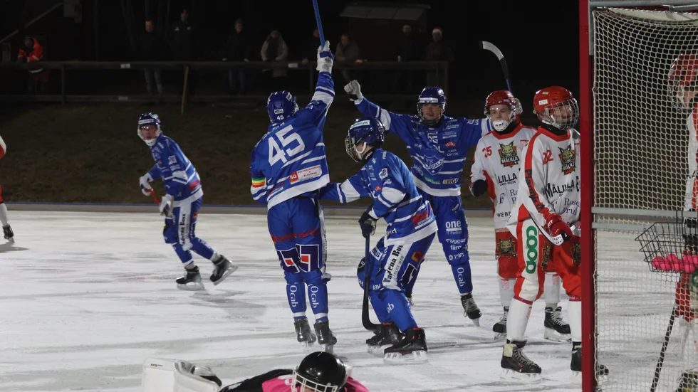 Målilla Bandy kollapsade helt i den sista kvalmatchen till Allsvenskan som Falun vann med 18-1.