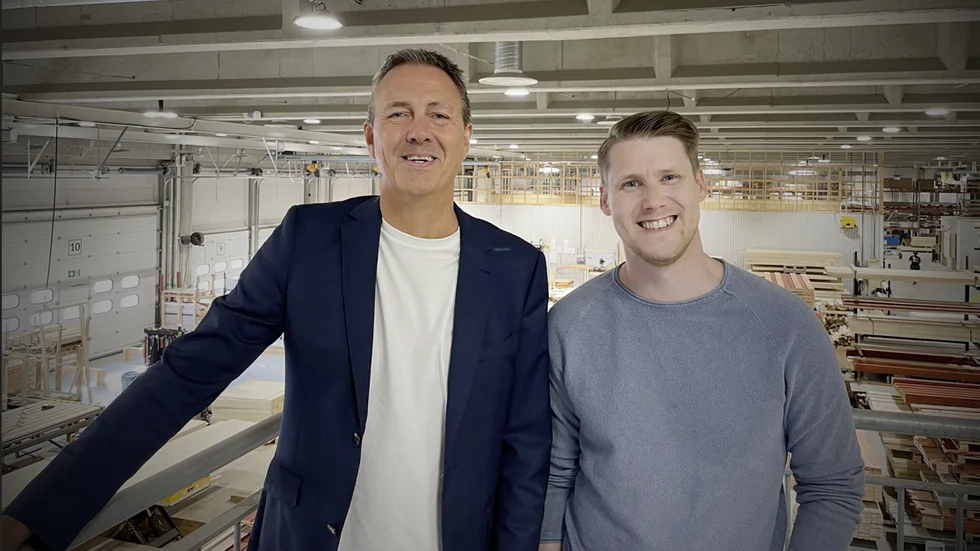 PNF säljer sin andel i lokalerna till Lundqvist trä. "Det har varit givande att vara en del av företagets resa", säger Björn Lundberg, vd PNF. "Det värsta är över", säger Samuel Holmström, vd Lundqvist trä, om krisen som varit i byggbranschen. Nu planeras en stor utbyggnad. 
