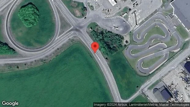 Flera fordon i olycka på väg 1153