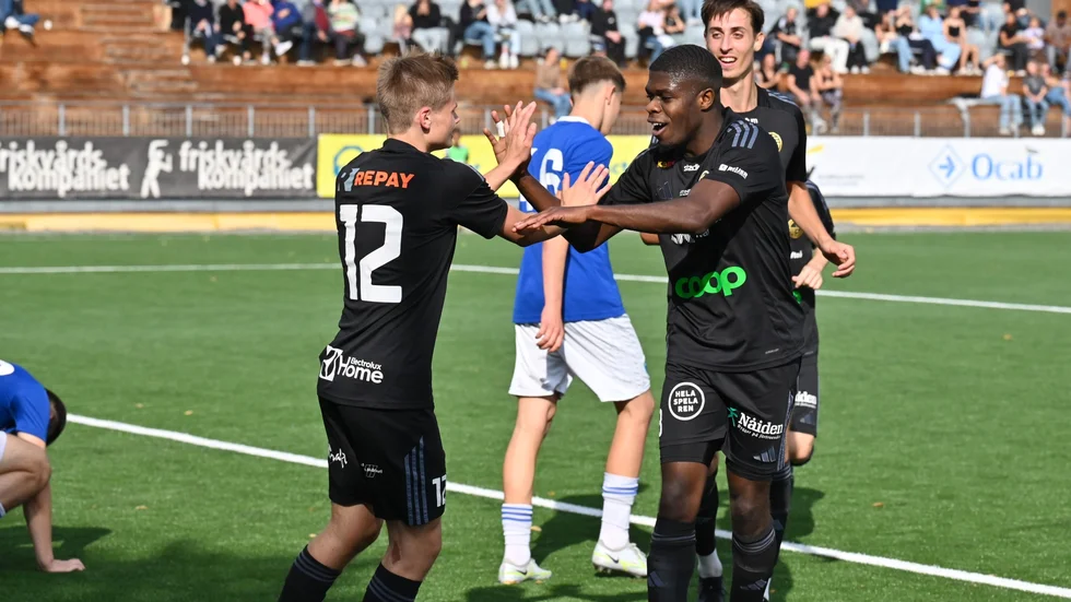 Gray Hoffman och hans Skellefteå FF vände och vann mot Umeå FC.