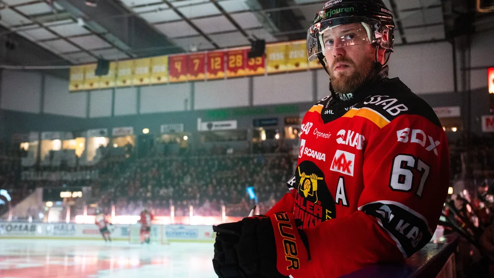 "Det känns skönt med en bra start, men säsongen är lång och det kan svänga fort", konstaterar Linus Omark.