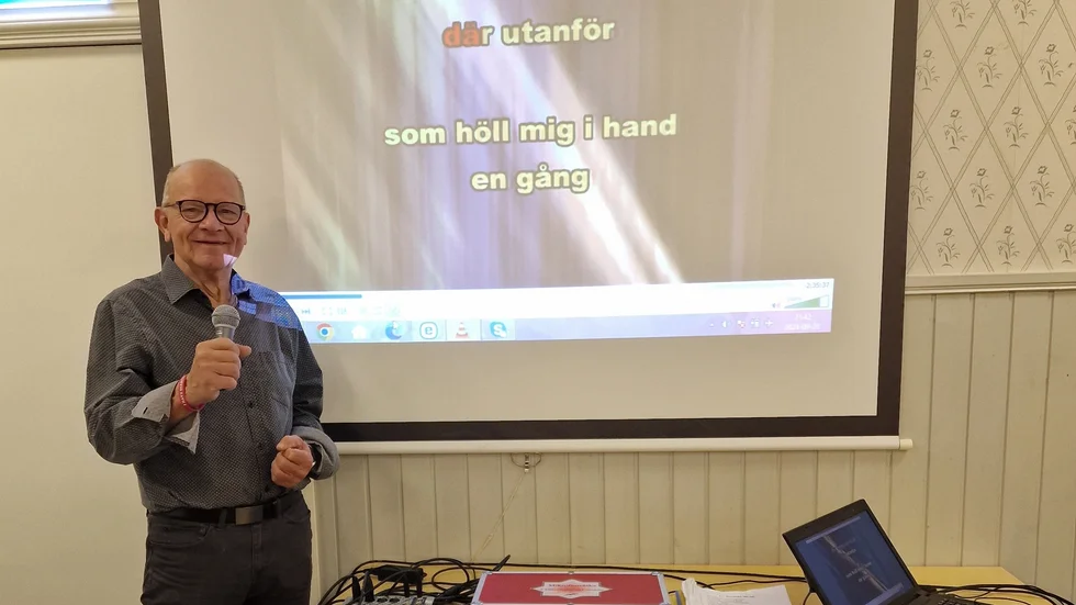 Sten Henriksson introducerar karaoke på SPF.