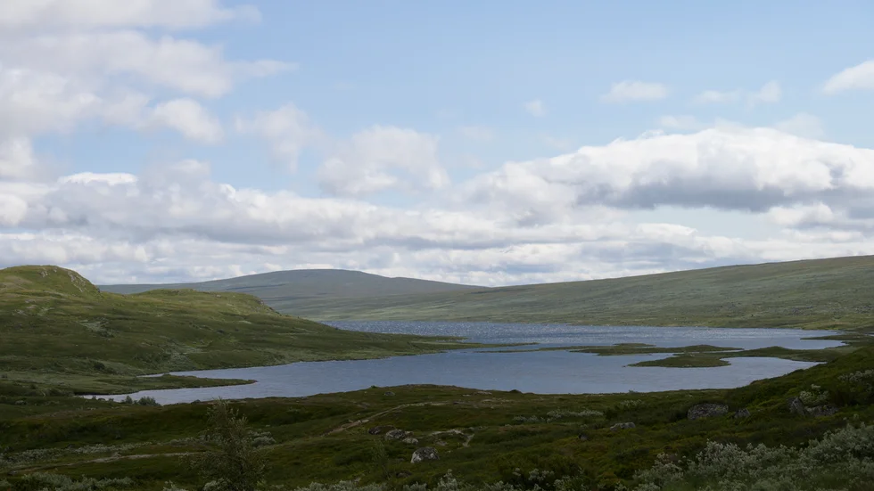 Även sjöar i norr bidrar till att värma upp jorden. Arkivbild.