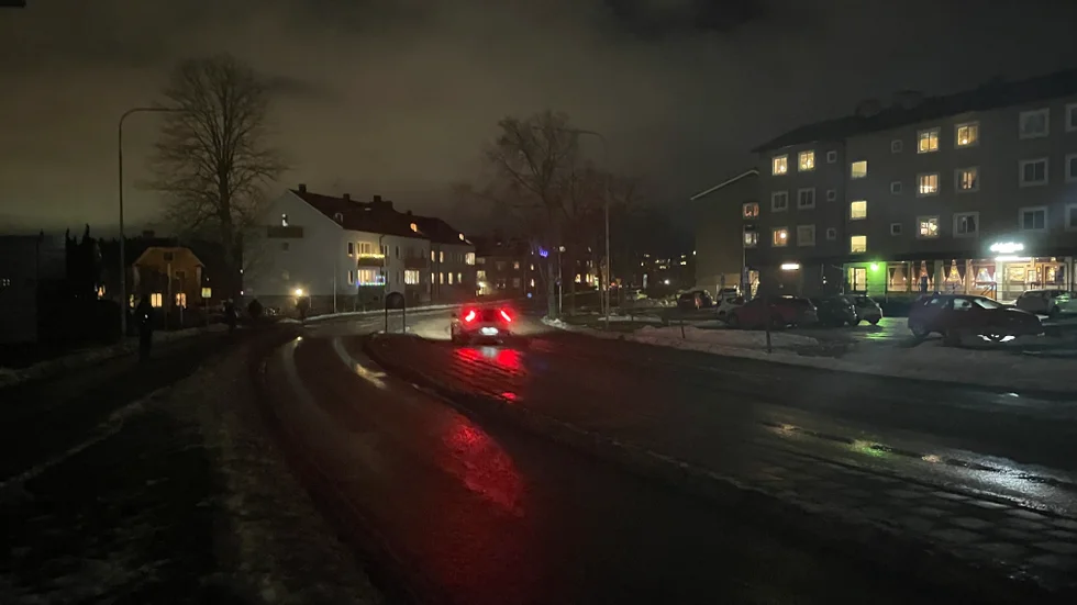Garnisonsvägen var mörklagd sent på tisdagseftermiddagen.