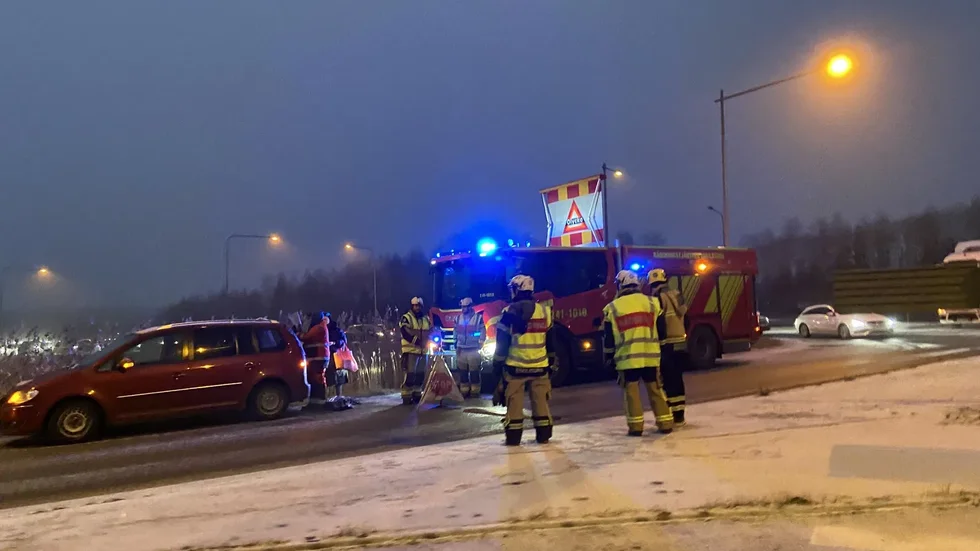 Olyckan inträffade i rondellen.