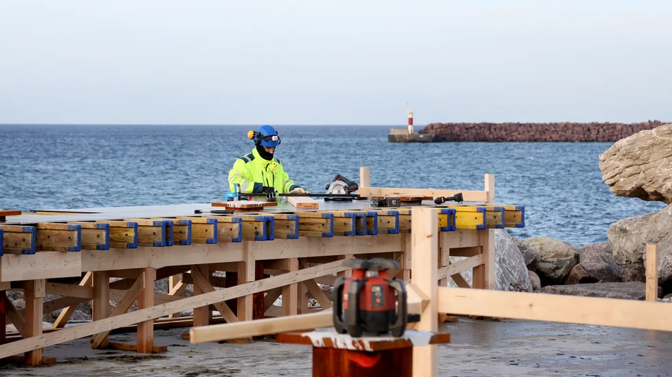 Bygget av nya gångbron för kryssningsturister startade redan i höstas.