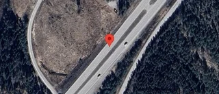 Stillastående lastbil på E4 – problem i trafiken