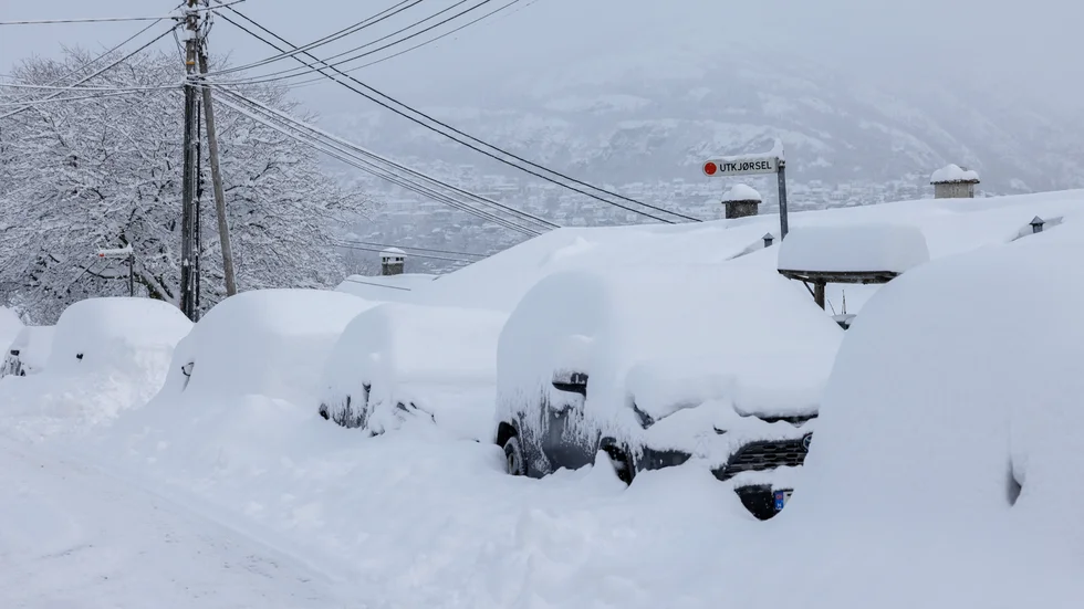 Flera decimeters snö väntas på sina håll i Norge – som här i Bergen. Bild från lördagen.