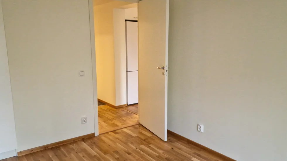 I sex år stod en lägenhet ägd av Region Gotland tom trots den rådande bostadsbristen och regionens rekryteringsproblem.