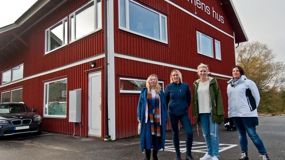 Från vänster:Caroline Lönnquist, Evelina Thille, Sofie Andersson och Rebecca Jansson från Tjejjouren Lina.