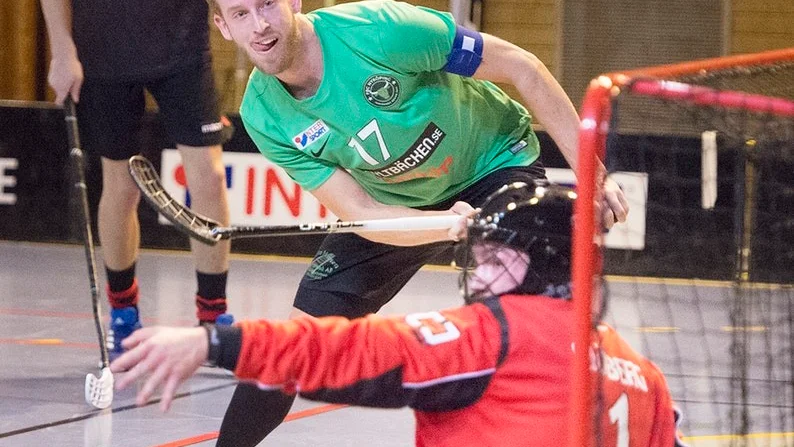 Peter Wintstigen kan tänka sig att fortsätta spela innebandy en säsong till, även om FBC går upp. – Det är aldrig roligare att träna mer, är man 30 år får man säga så, men resorna till matcherna kommer ju inte bli så mycket längre i varje fall.