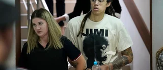 Biden i samtal med basketstjärnans fru