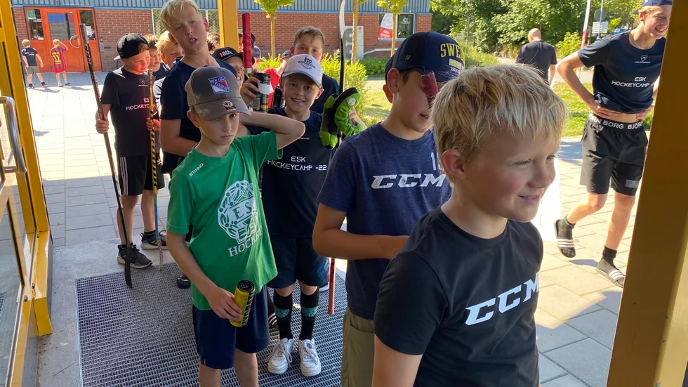 90 barn var med på ESK:s hockeycamp. 