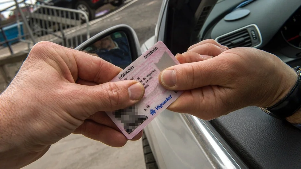 Även uppgifter från personer som lever med skyddad identitet har spridits.
