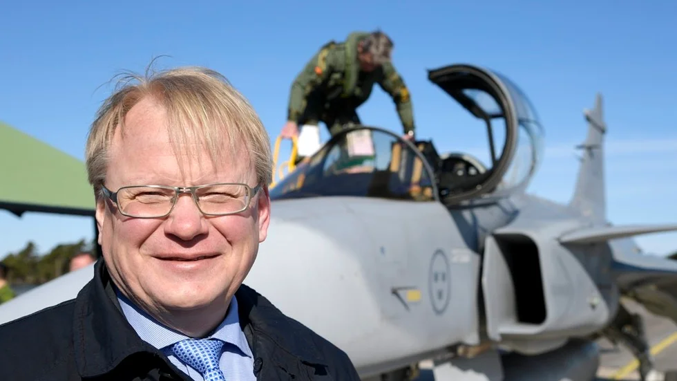 Peter Hultqvist (S) var inte ansvarig för regeringskansliets brister i hanteringen av Transportstyrelsen. Men Putins medlöpare skulle glädjas åt att få honom avsatt.