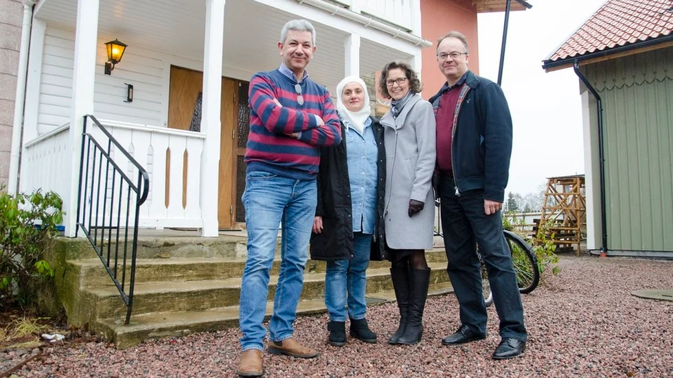 Saher och hans fru Nuha Abdulkarim bor tillsammans med sina tre barn i ett hus som de hyr av Carina och Lars Emericks i Jönåker.