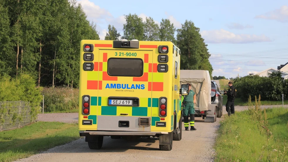 Ett villaområde norr om Bålsta har varit avspärrat under tisdagskvällen på grund av ett misstänkt föremål. Nationellt bombskydd kallades till platsen och har avlägsnat föremålet. 