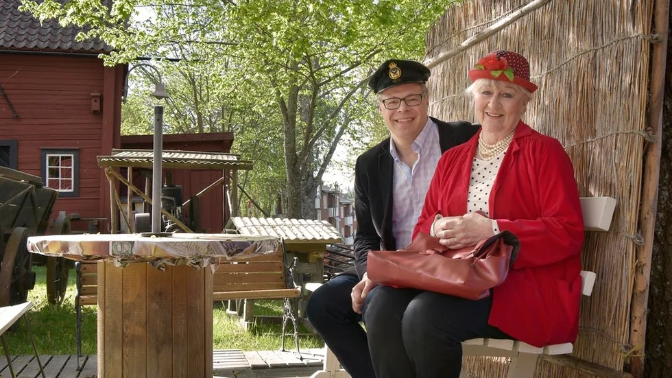 Marknadsgeneralen Örjan Boberg och Maggan Johansson från marknadens arbetsutskott, som har jobbat med årets upplaga sedan hösten förra året.