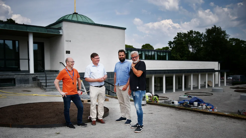 Dennis Kinneteg, projektledare, Anders Carlsson, kyrkogårdschef och byggherre, Felix Lots, arkitekt och Anders Arrelid, entreprenör och ägare på Sefab.