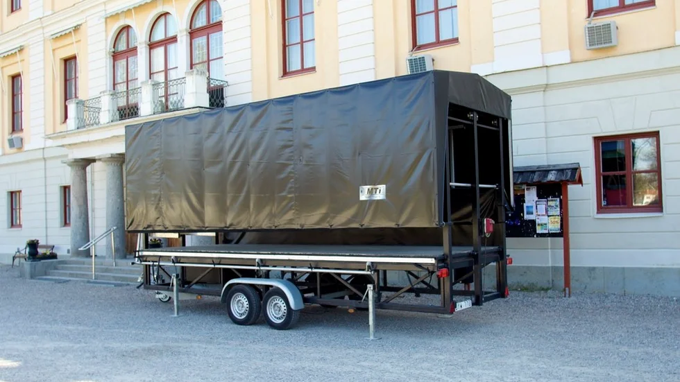 Kommunens nya portabla scenvagn kan hyras av föreningar och företag i Vingåkers kommun.