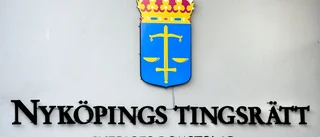 Sparkade på liggande kvinna – döms till fängelse