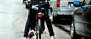 Grusade cykelbanor gör hål i däcken för oxelösundarna