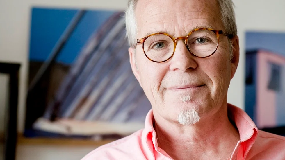Fredrik Fredriksson bytte bana sent i karriären, helt oplanerat. Idag har han inga planer på att gå i pension, trots att han fyller 65 den 13 april.