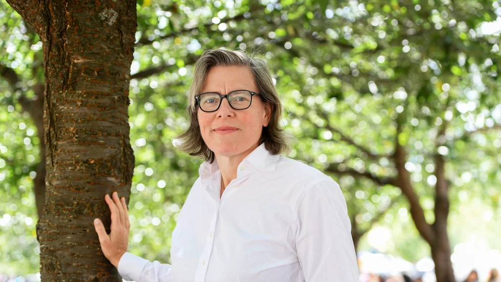 "Koryféerna – en konspiratonsroman" är lika mycket en roman om 1900-talets stora ideologiska strider", förklarar Lena Andersson. "Mitt liv är ganska inriktat på tankearbete", säger hon.
