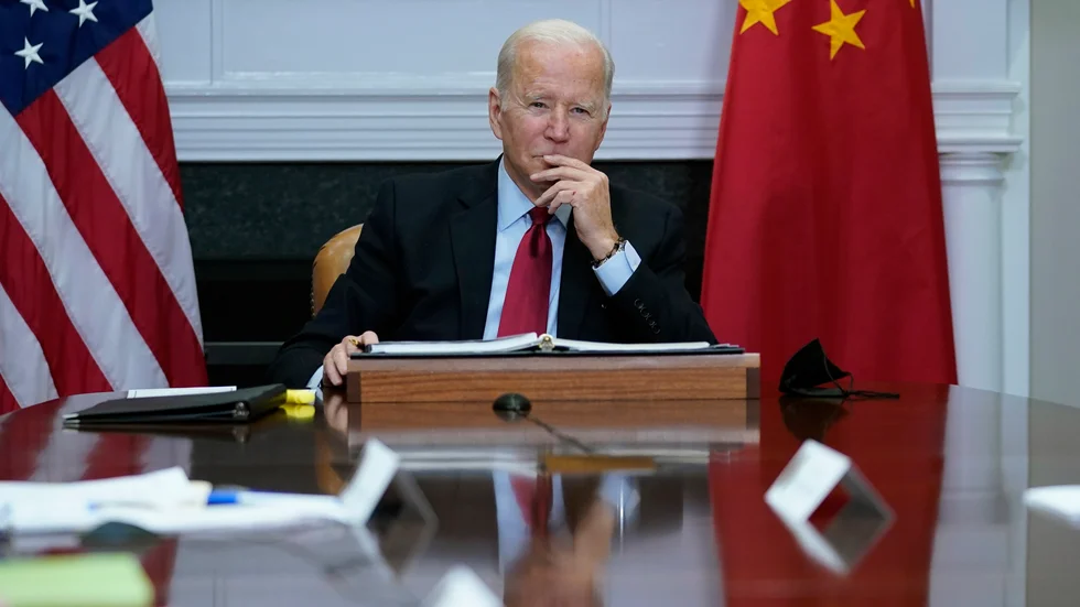 USA:s president Joe Biden under ett samtal med Kinas president Xi Jinping i november i fjol. Arkivbild.