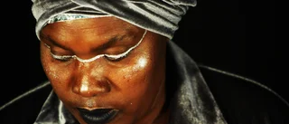 Filmvisning på TjustBio på onsdag – dokumentär skildrar 58-åring som arbetet som skådespelerska och hembiträde i Sydafrika