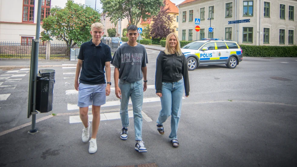 Förstagångsväljarna Isak Betzholtz, Zean Ståhl Malabanan och Saga Olofsson är alla förväntansfulla inför valet i höst. En av Isaks hjärtefrågor är lag och ordning.