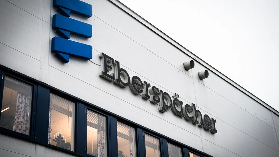Efter våldsamma protester från helgskiftet har Metallklubben sagt upp det nya arbetstidsavtalet på Eberspächer.