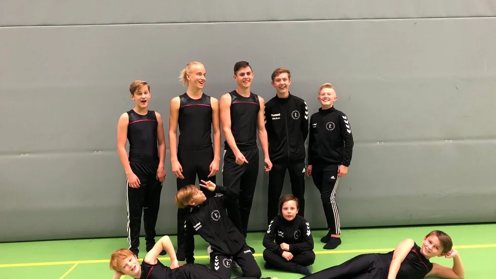 IK Eskilstuna Gymnasternas trupp Kunziterna tog en sjätte respektive en femteplacering under lördagens truppgymnastiktävling i Enköping.