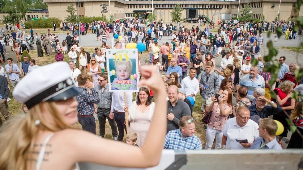 Studenten - och sedan då? I Katrineholm går fyra av tio vidare till högre studier. I Vingåker är det bara 2,7 av tio som fortsätter plugga efter gymnasiet.
