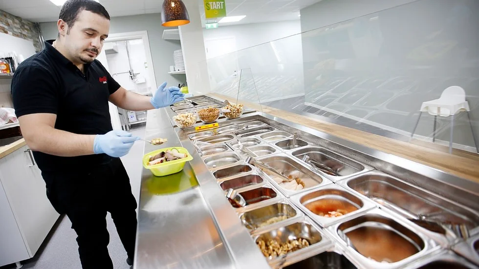 Ali Kanat med familj har nyligen öppnat salladsbaren Fresh Food i Torshälla. Den 14 november öppnar de italienska Casa Mia och mexikanska Casa Salsa i den nybyggda delen av Tuna Park.
