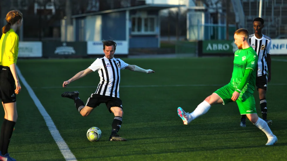 Grebo och Rimforsa delade på poängen i fyran.