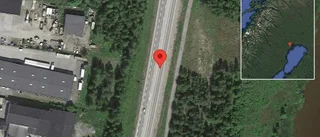 Brinnande fordon stoppar trafiken på E4