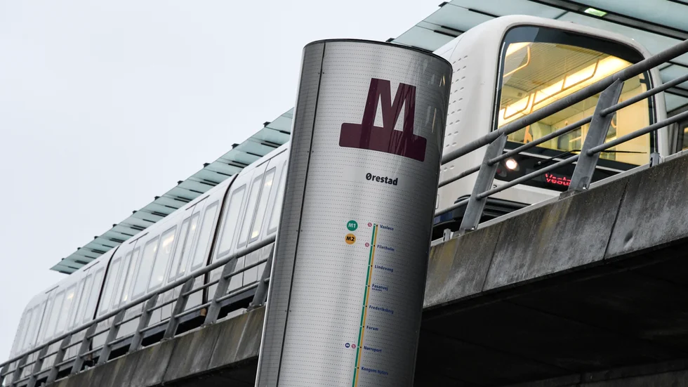 Ett tunnelbanetåg på station Örestad. Köpenhamns tunnelbana - Metro - använder sig av förarlösa tåg. Arkivbild.