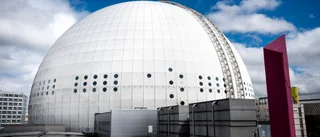 Gondol stannade på Globens tak