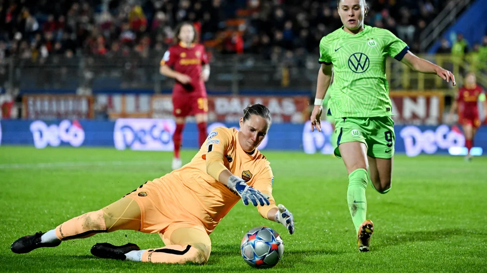 Emma Lind är klar för spel i IFK Norrköping. Närheten hem till familj och vänner menar hon var ett tungt vägande skäl till att hon skrev på för den allsvenska nykomlingen.